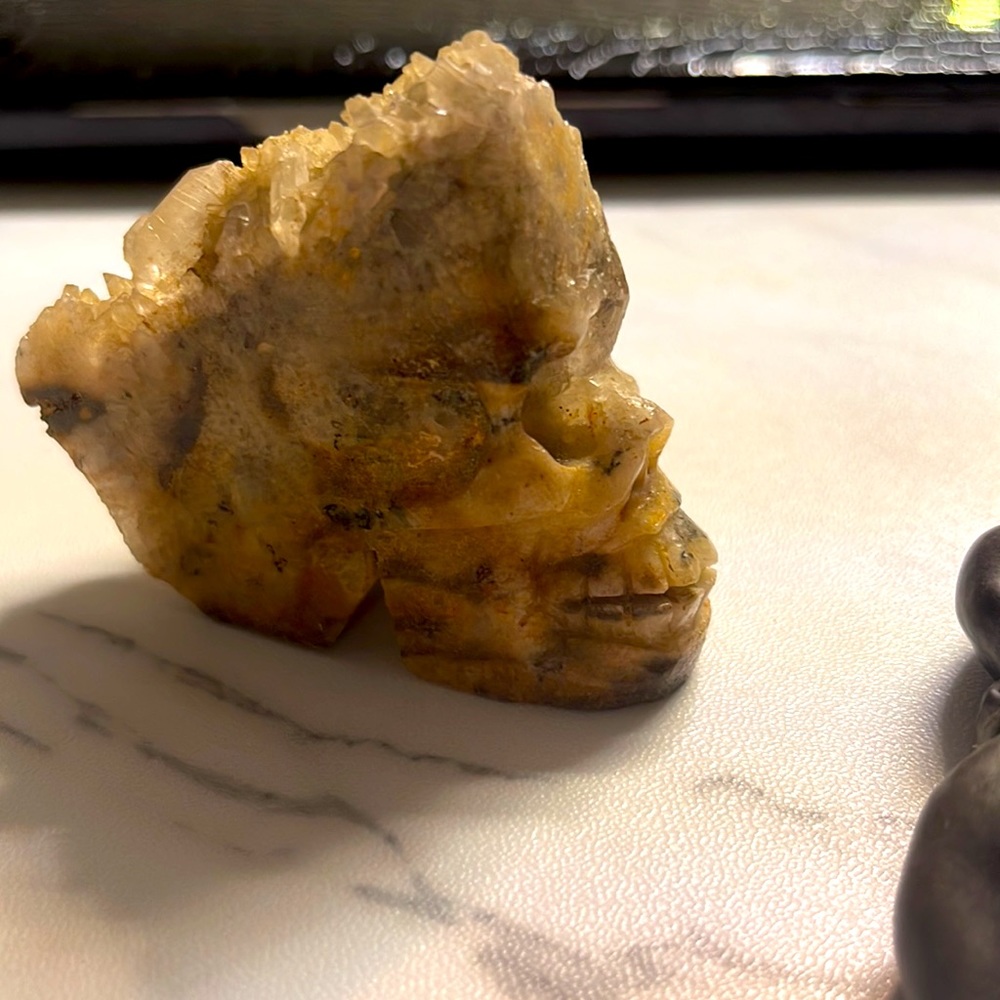 Quartz Skull Hand-Carved - Picture 4 of 9